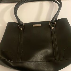 Liz Claiborne bags in excellent condition polyvinyl 100% . Inside 100% cotton